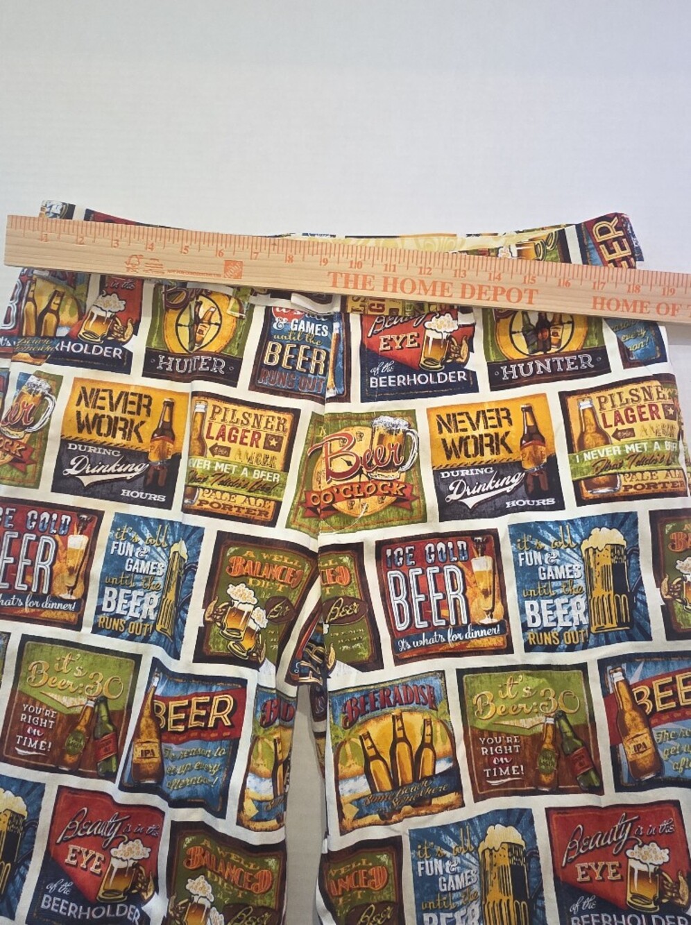 Mens Beer All Over Print Shorts SZ 36 10 Inch Inseem Double Button-up W/ Pockets - Picture 3 of 14